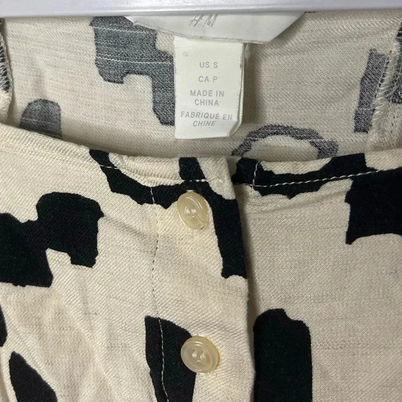 ☀️H&M Off Shoulder Button Up Blouse - Picture 2 of 5